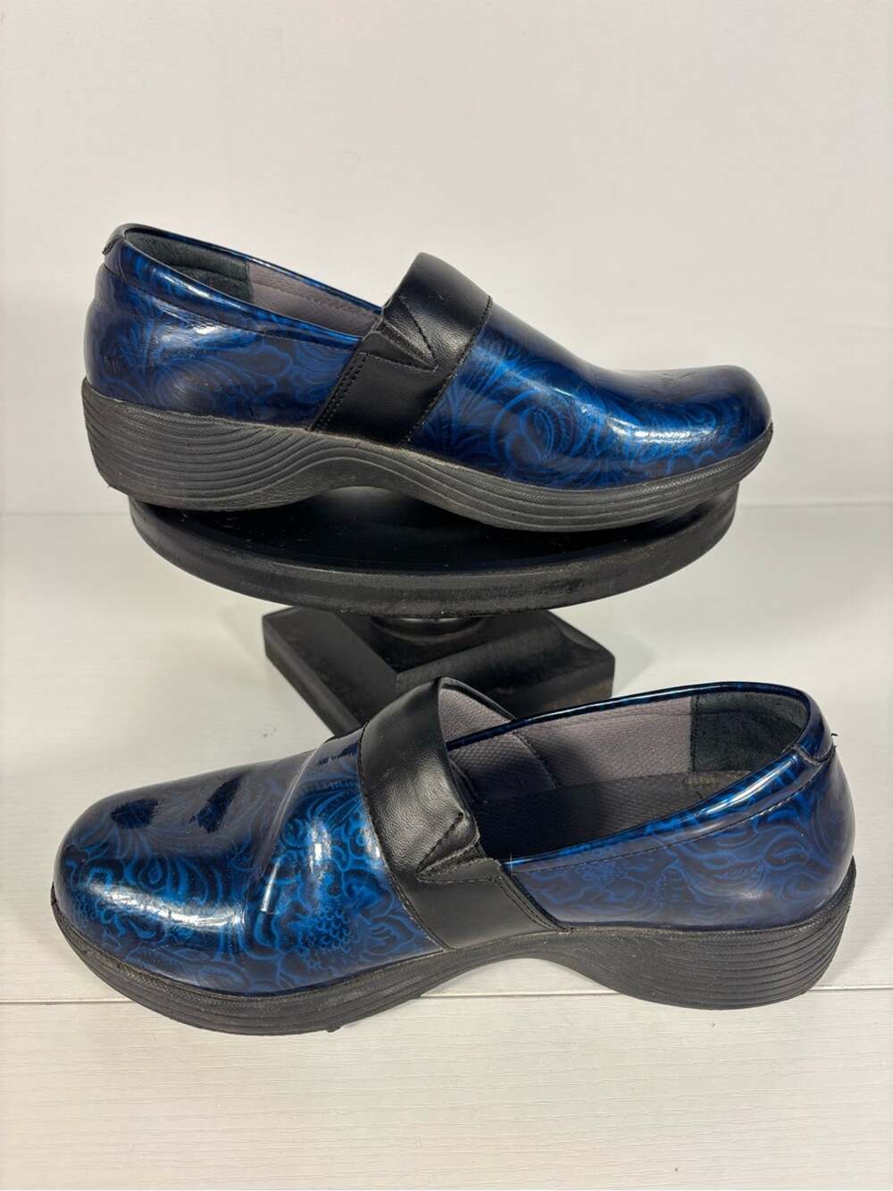 Dansko Work Wonders Blue Floral Nursing Clogs Slip Resistant Shoes EU 38